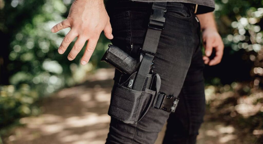 soft drop leg holster with light