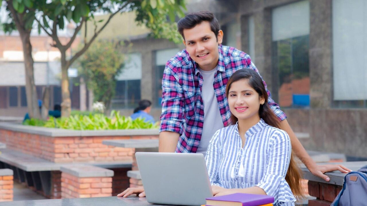 Top Skills You Need to Start a Career in Investment Banking in 2025